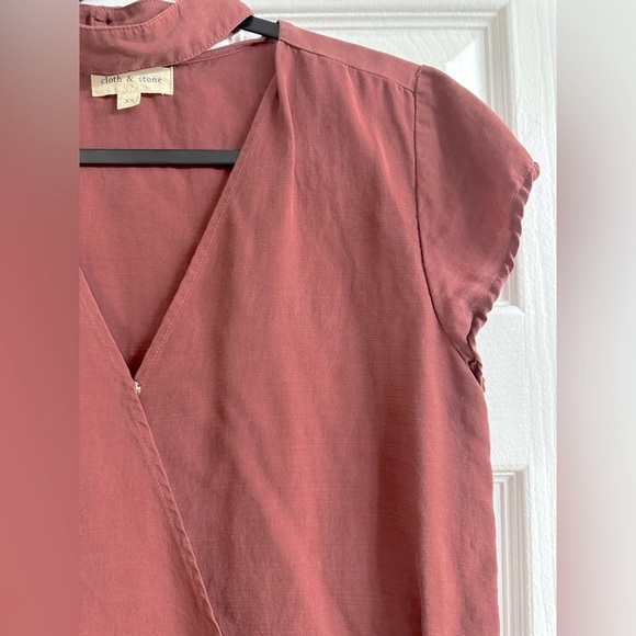 Cloth & Stone Wrap Top - Picture 3 of 6